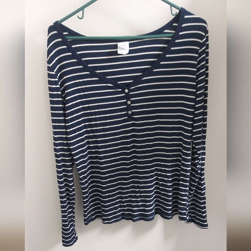 Navy blue and white MEDIUM striped shirt by Stars Above🌠5 for $20🌠